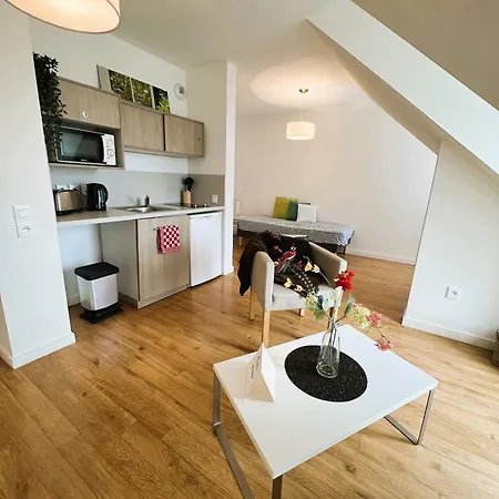 Apartment De Laval *
